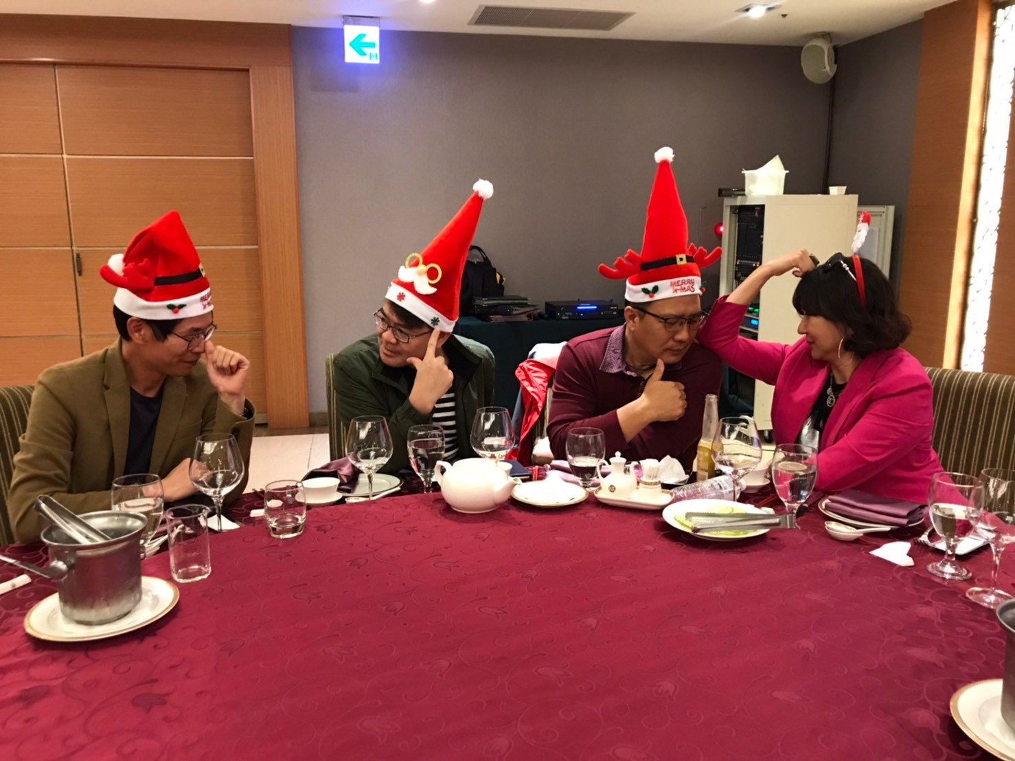 LINE_ALBUM_1091225義大天悅飯店聖誕趴_220913_101